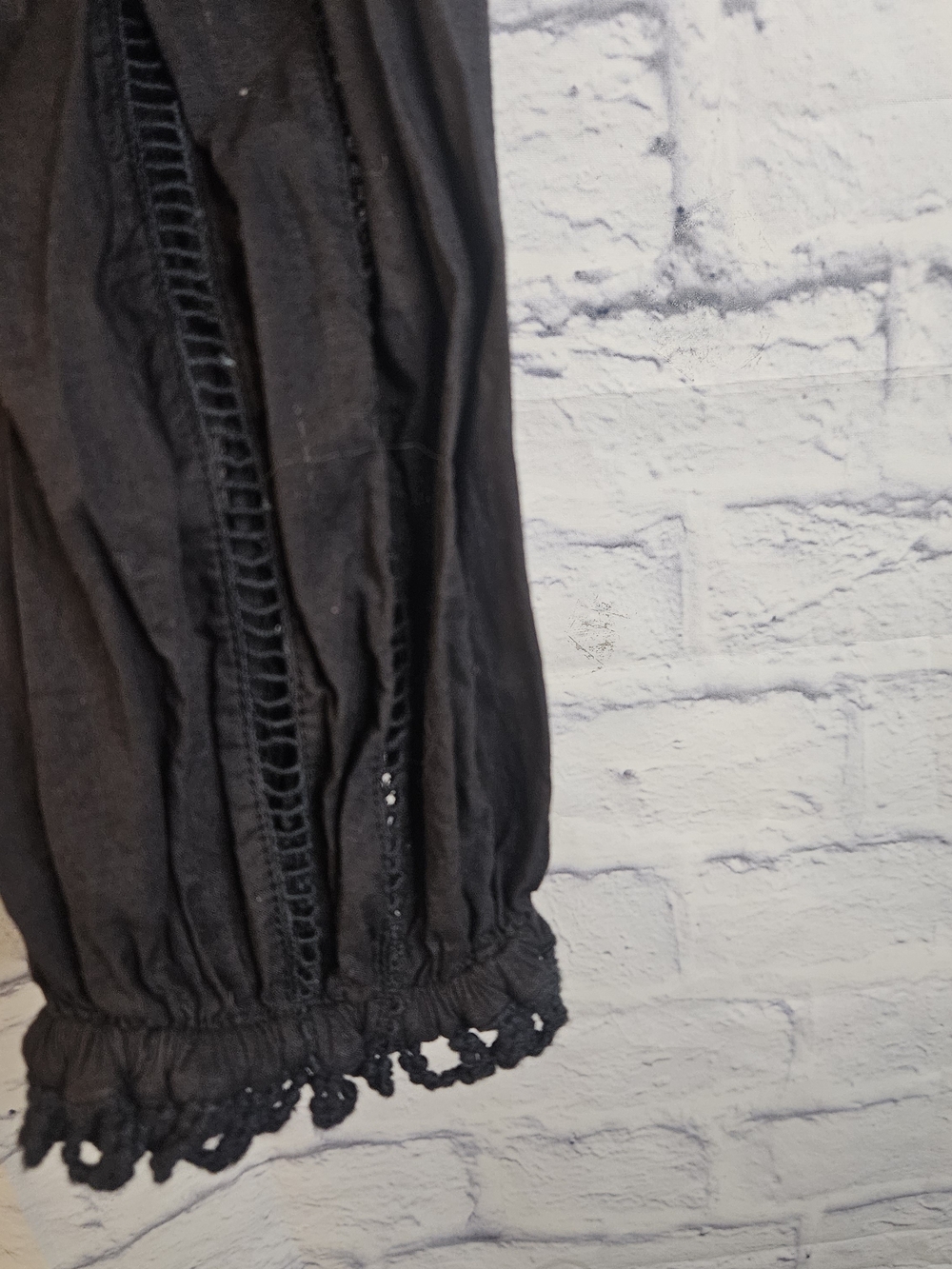 Farm Rio Sz Small Black Lace-Trim Smocked Peasant Top - Picture 3 of 9